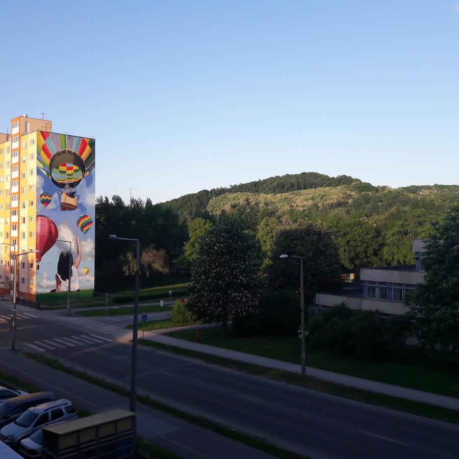 Studio 18 Apartman Kazincbarcika Exteriör bild