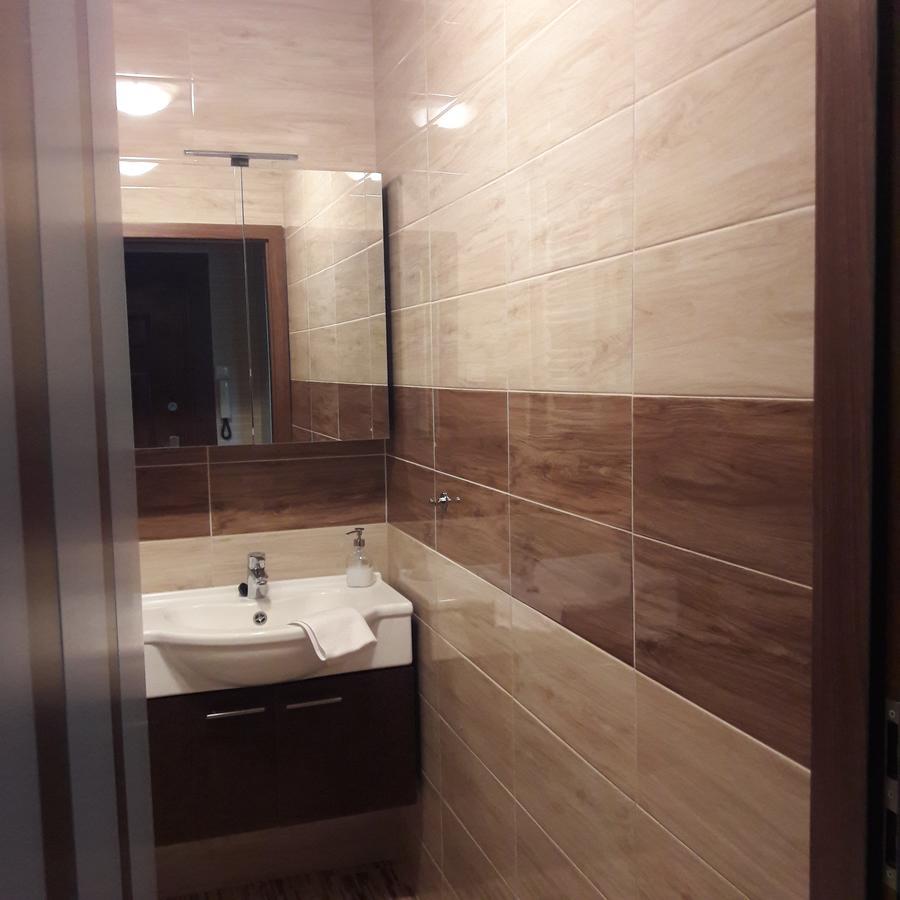 Studio 18 Apartman Kazincbarcika Exteriör bild