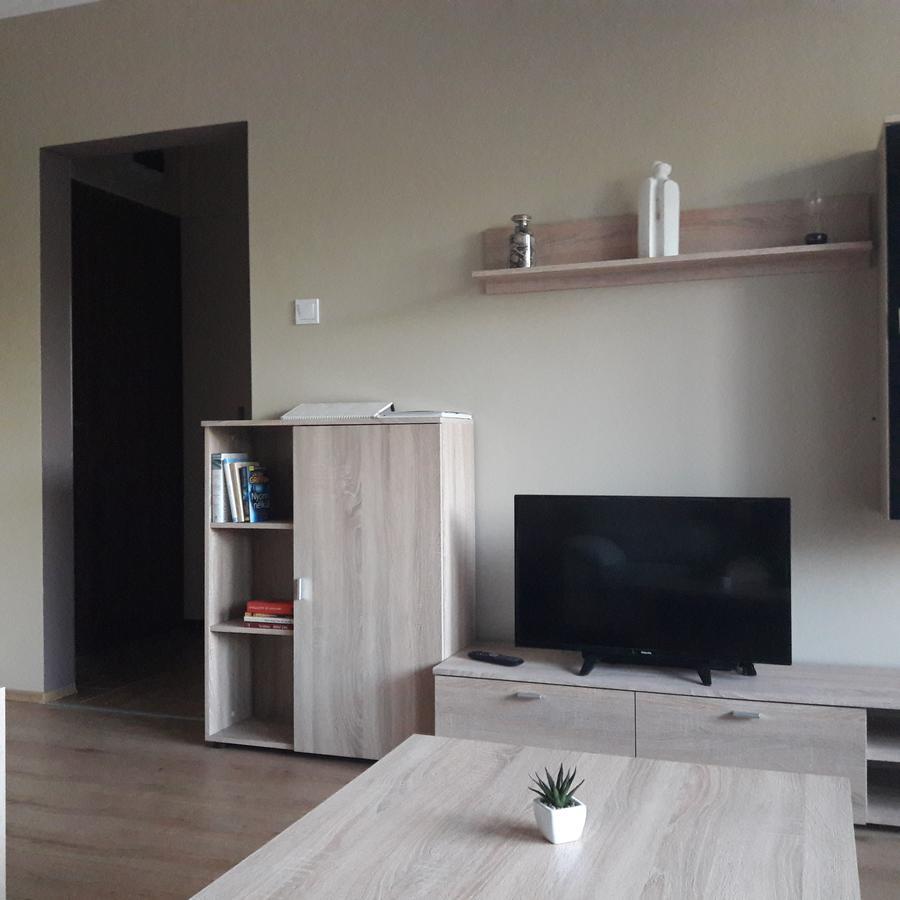 Studio 18 Apartman Kazincbarcika Exteriör bild
