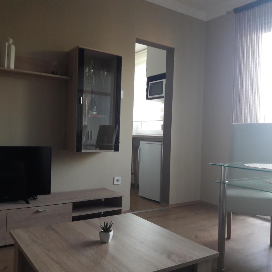 Studio 18 Apartman Kazincbarcika Exteriör bild